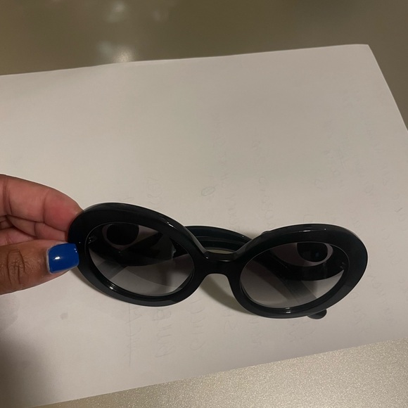 Prada Oversized Sunglasses - Picture 2 of 4